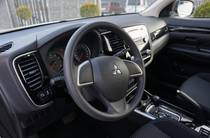 Mitsubishi Outlander Inform