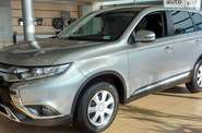 Mitsubishi Outlander Invite