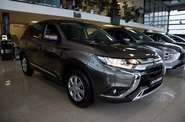 Mitsubishi Outlander Invite