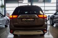 Mitsubishi Outlander Invite