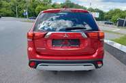 Mitsubishi Outlander Invite