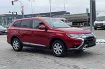 Mitsubishi Outlander Invite