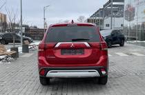 Mitsubishi Outlander Invite