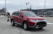 Mitsubishi Outlander Invite