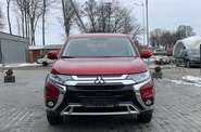 Mitsubishi Outlander Invite