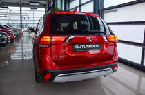 Mitsubishi Outlander Invite