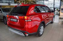 Mitsubishi Outlander Invite