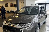 Mitsubishi Outlander Invite