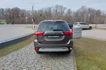 Mitsubishi Outlander Invite