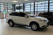 Mitsubishi Outlander Invite