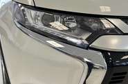Mitsubishi Outlander Invite