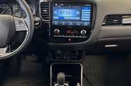 Mitsubishi Outlander Invite