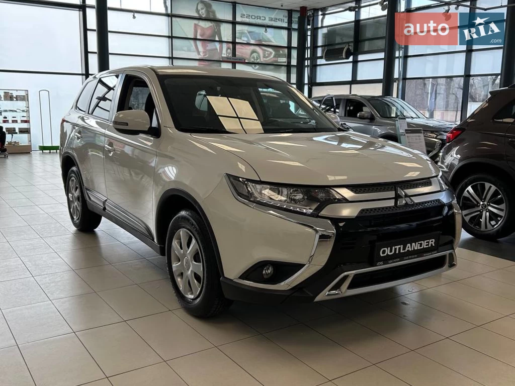 Mitsubishi Outlander Invite