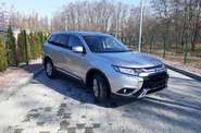 Mitsubishi Outlander Invite