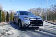 Mitsubishi Outlander Invite