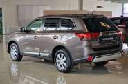 Mitsubishi Outlander Invite