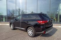 Mitsubishi Outlander Invite