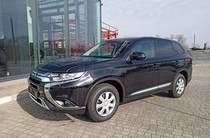 Mitsubishi Outlander Invite