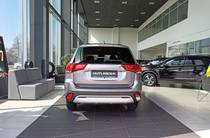 Mitsubishi Outlander Invite