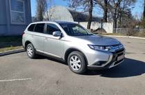 Mitsubishi Outlander Invite