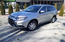 Mitsubishi Outlander Invite