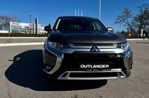 Mitsubishi Outlander Invite