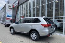 Mitsubishi Outlander Invite