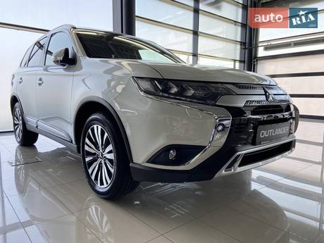 Mitsubishi Outlander 2023 Instyle