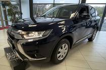 Mitsubishi Outlander Invite