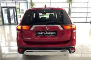 Mitsubishi Outlander Invite