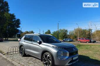 Mitsubishi Outlander 2023 в Днепр (Днепропетровск)