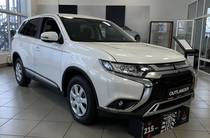 Mitsubishi Outlander Invite