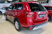 Mitsubishi Outlander Invite