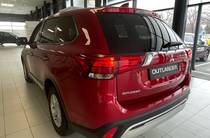 Mitsubishi Outlander Invite