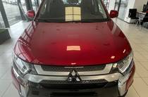 Mitsubishi Outlander Invite