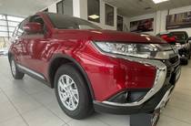 Mitsubishi Outlander Invite