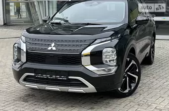 Mitsubishi Outlander Ultimate 2.5 MiVEC CVT (184 к.с.) S-AWC - фото 1