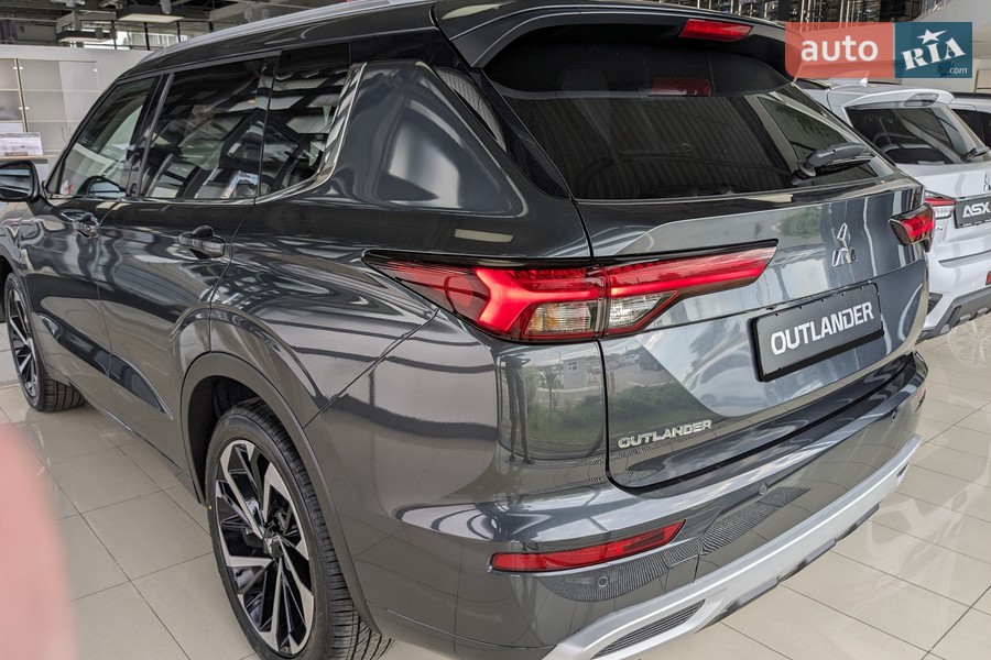 Mitsubishi Outlander - фото 9