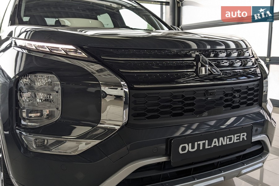 Mitsubishi Outlander - фото 3