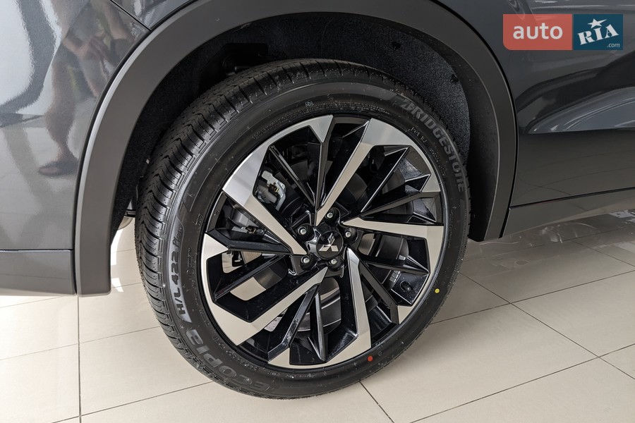Mitsubishi Outlander - фото 14