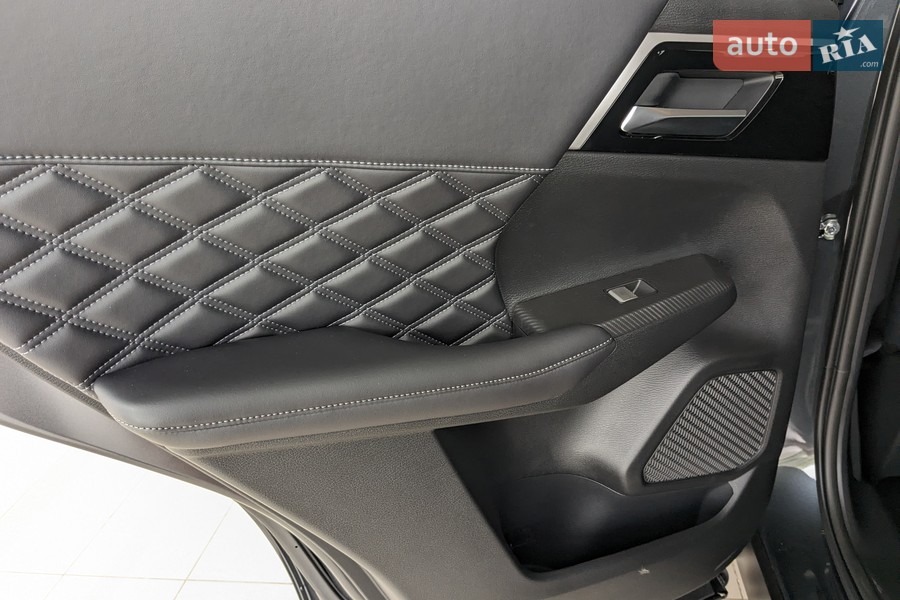 Mitsubishi Outlander - фото 23
