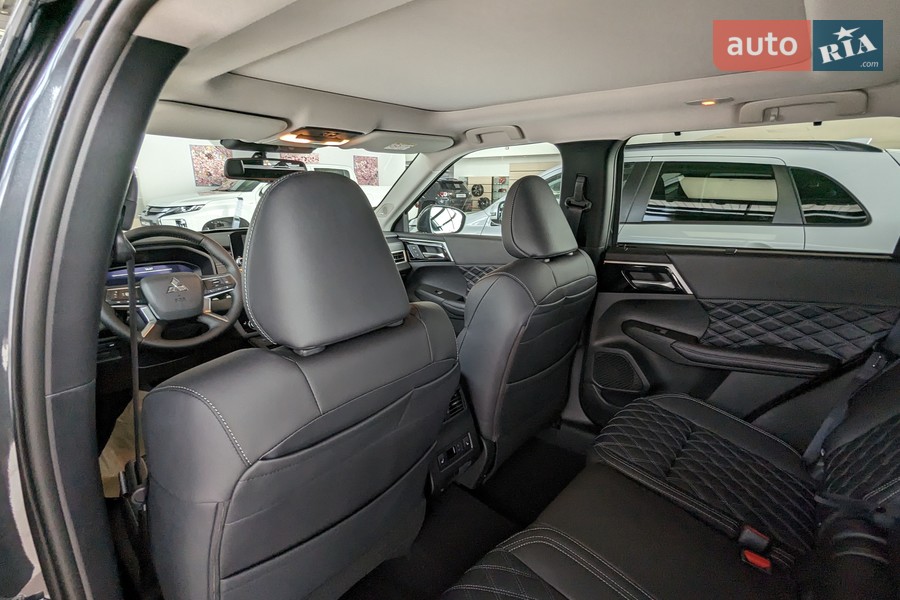 Mitsubishi Outlander - фото 26