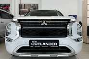 Новый Mitsubishi Outlander 2.5 MiVEC CVT (184 к.с.) S-AWC Ultimate 2024 автосалона АДІС-МОТОР - фото 2