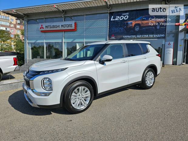 Mitsubishi Outlander 2025