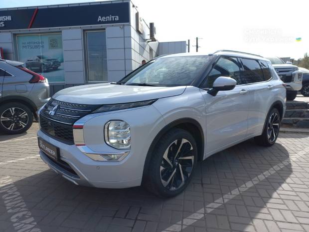 Mitsubishi Outlander 2024