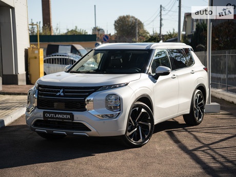 Mitsubishi Outlander 2024