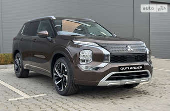 Mitsubishi Outlander 2024 в Чернівці