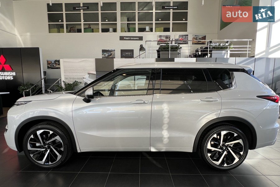 Mitsubishi Outlander - фото 5