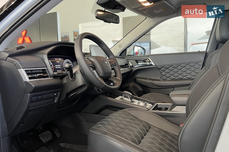 Mitsubishi Outlander - фото 17
