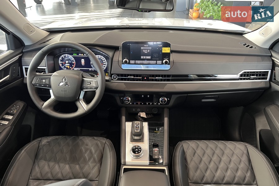 Mitsubishi Outlander - фото 23